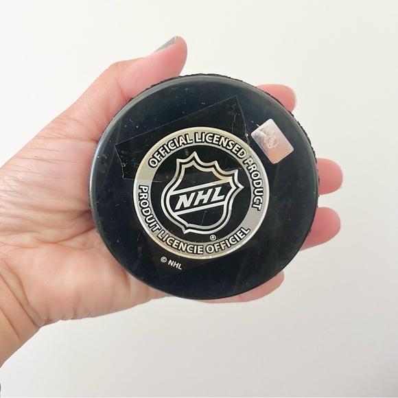 Signed Shea Weber Nashville Predators Hockey Puck Official NHL Licensed Product - Picture 3 of 6